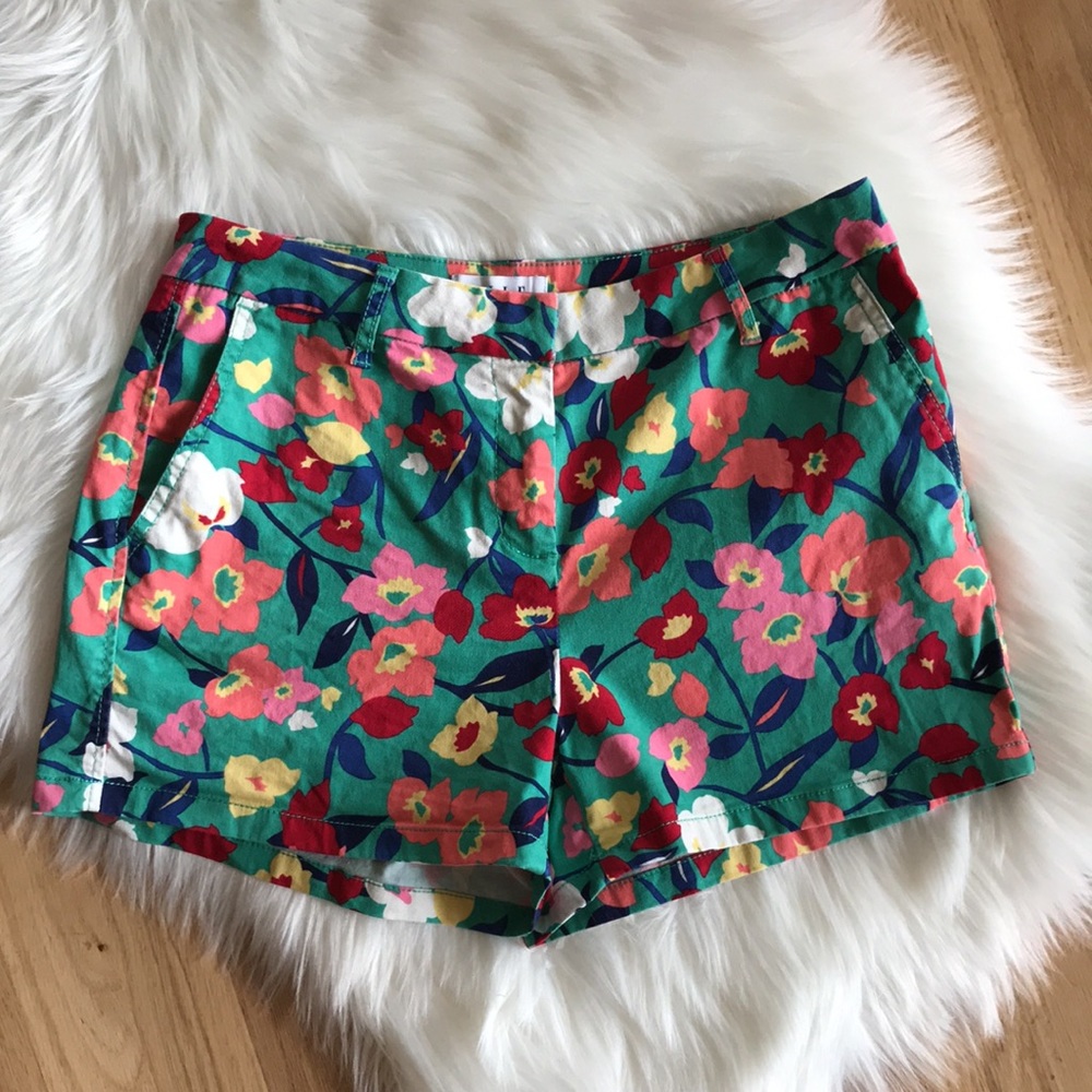 Elle floral shorts
